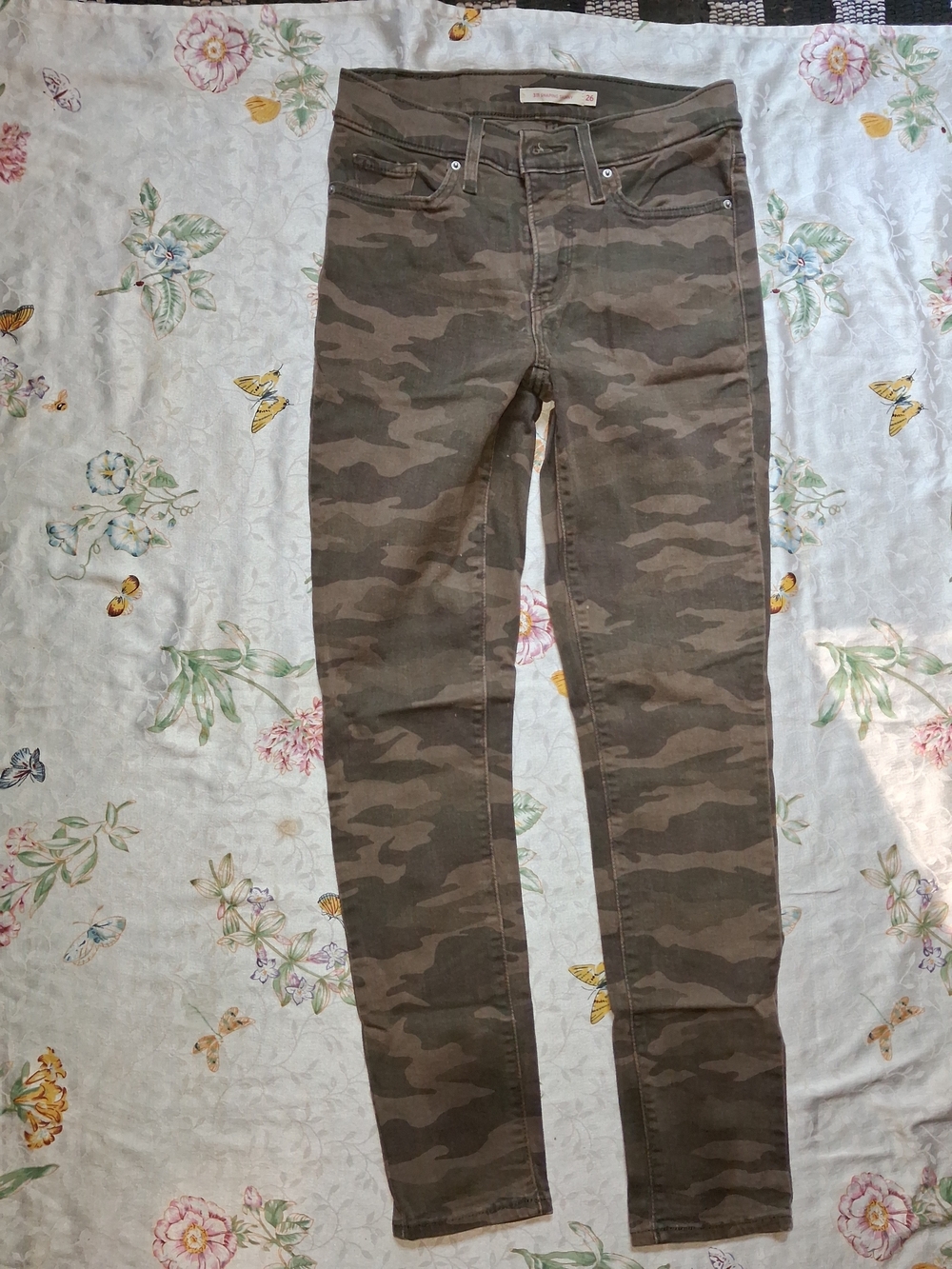 Levi's Women's Skinny Jeans in Green Camo